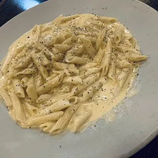Large pasta with cheese