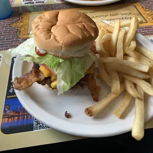 Bacon Cheeseburger with fries