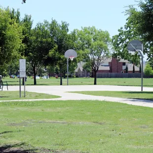 Frank Beverly Park basketball court