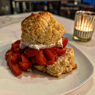 Biscuit Style, strawberry shortcake