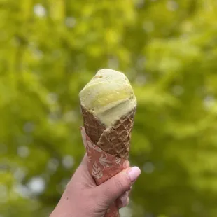 April LTD flavor: lemon and shortbread