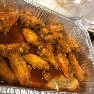 chicken wings and sauce