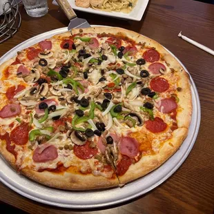 Frankie's special pizza