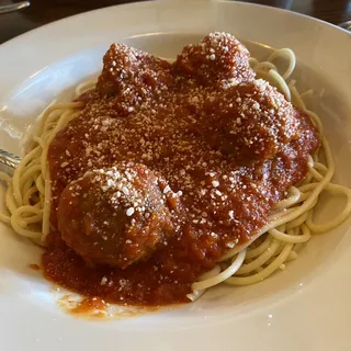 Meatballs in marinara