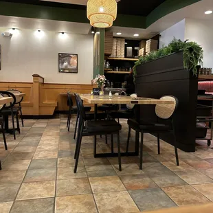 ramen and noodles, interior