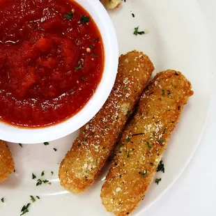Mozzarella sticks.