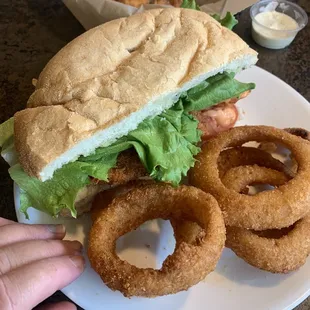 Lunch special 1/2 shrimp po&apos; boy amd onion rings