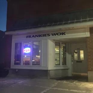 Store front of Frankie&apos;s Wok
