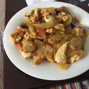 Chicken with onion and curry sauce... yummmmm