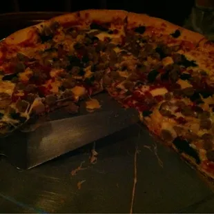 Excellent, EXCELLENT Lite Capri pizza with added sausage...