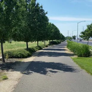 Trail along Franklin Blvd