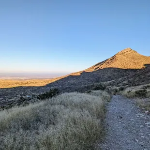 Aztec Cave Trail | Instagram: @telephonesmoothie