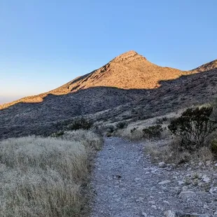 Aztec Cave Trail | Instagram: @telephonesmoothie