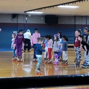 Beginners skating lesson