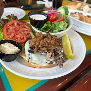 Burger w side salad