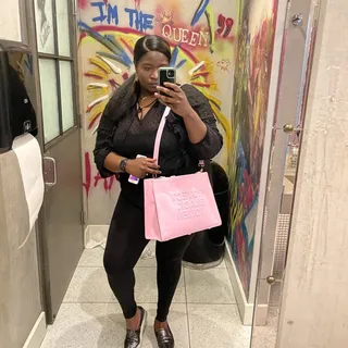 Vee L.