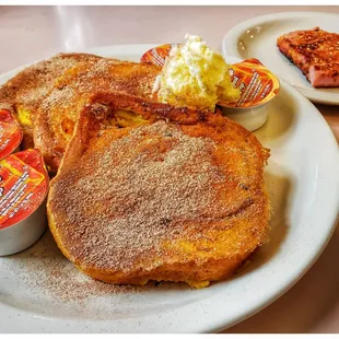 Yummy cinnamon twist French toast. Even without my preferred real maple syrup it was very good w/ham