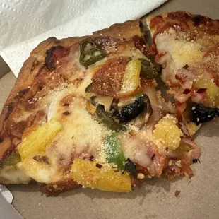 10" pizza - pepperoni, onion, pepper, Jalepeno, mushroom and pineapple