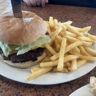 Bacon cheeseburger with crispy fries