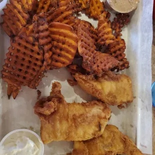 Fish and chips with sweet potatoe fries