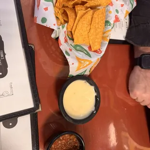 White melted queso