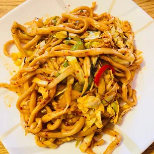Stir fried noodles with veggies