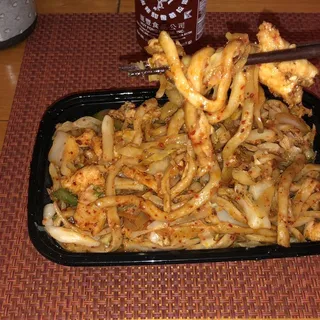 Stir fried noodles with chicken