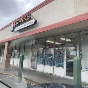 he front of a restaurant