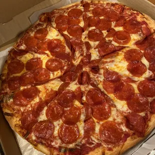 Large Pepperoni Pizza