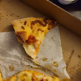 BEST BUFFALO CHICKEN IN THE BURGH! Also I love how you guys are now cutting pizza, it's really hip and abstract! Modern food art!