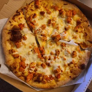 BEST BUFFALO CHICKEN IN THE BURGH! Also I love how you guys are now cutting pizza, it's really hip and abstract! Modern food art!