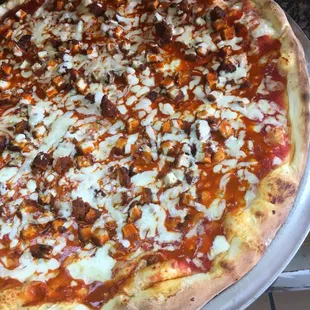 Buffalo chicken pizza Frank&apos;s pizzeria