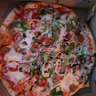 Large Frank's Special Pizza