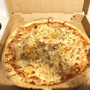 Large Italian Sausage Cheese Pizza. Very yummy!