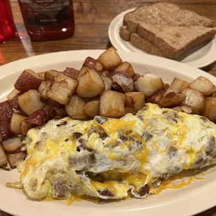 Tennessee Omelette, Hash-browns, Wheat Toast