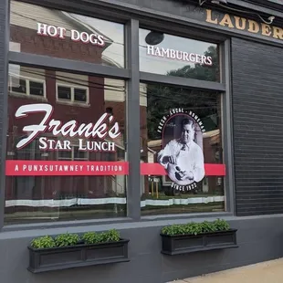 the outside of the restaurant