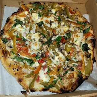 Bianco pizza with mushrooms and sweet peppers. Dayum,  this was so good.