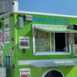 a green food truck