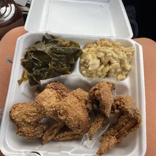 Butter mac n cheese, big leaves for greens and flavorless fried chicken.