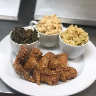 food, chicken wings and fried chicken