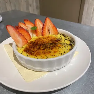 Lemon poppyseed crème brûlée