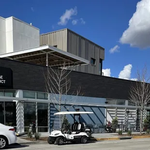 The building the resturant is in.