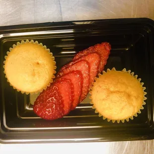 Keto lemon muffins