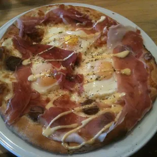 Eggs Benedict Pizza