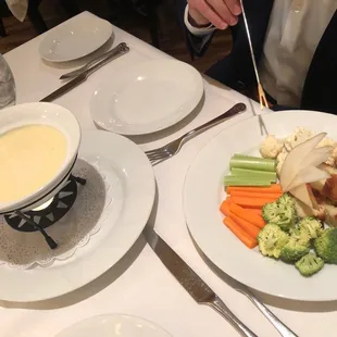 Garlic Brie Fondue