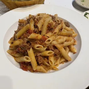 Penne bolognese