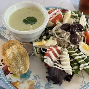 1/2 Niciose 1/2 avocado soup