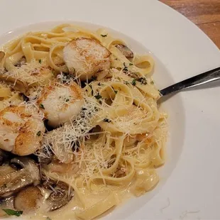 Seafood Alfredo