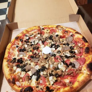 16 " Fratelli's Special (their take on works or supreme )