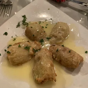 Lightly fried artichokes. Really good in the lemon sauce.